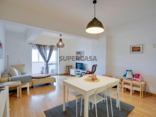 Apartamento T1 + 1 com Varanda
