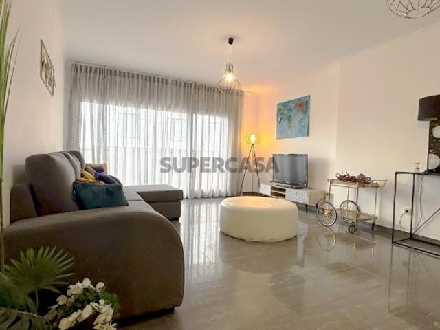 Apartamento T1 + 1 com garagem na Nazaré