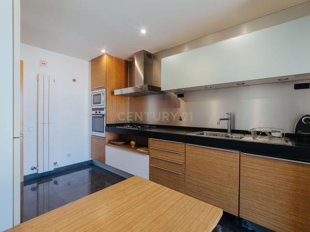 Apartamento T1 + 1 de Luxo — Elegância, Conforto e Exclusividade