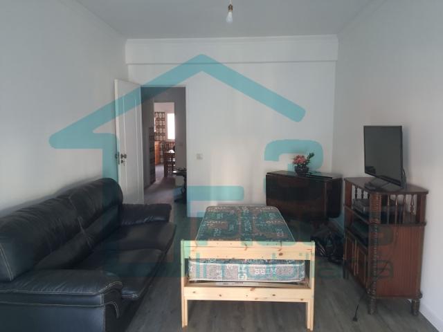 Apartamento T1 2 assoalhadas cozinha semi equipada e semi mobilada Damaia