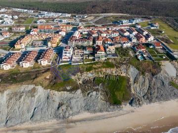Apartamento T3 com garagem fechada a 2 minutos da praia, Pat. 147m² Pataias