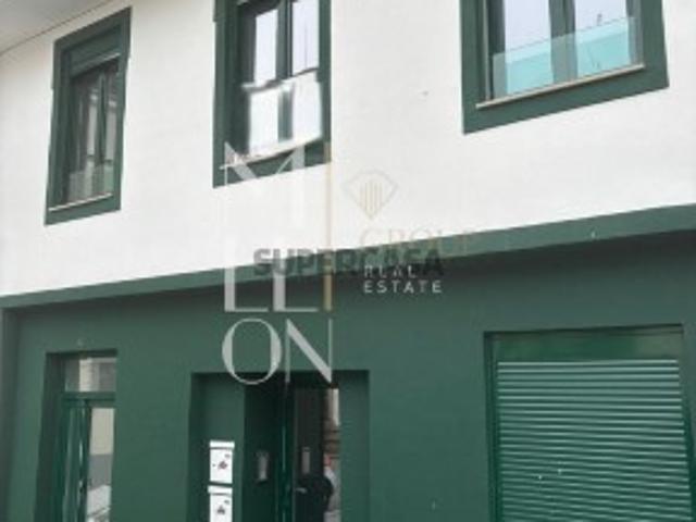 Apartamento T1 totalmente reconstruído no centro histórico da vila do Tortosendo