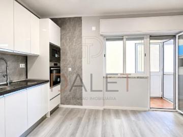 Apartamento T1 totalmente remodelado junto à estação da Amadora ideal para habitação ou investimento