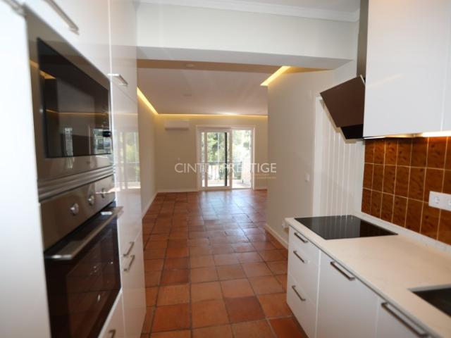 Apartamento T1 Totalmente Remodelado para Arrendamento Monte Estoril