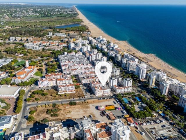 Apartamento T1 transformado em T2 Quarteira