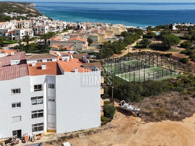 Apartamento T1 a apenas 600m da praia, numa localização tran. 75m² Salema