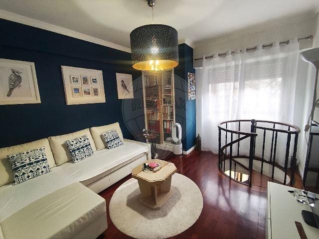 Apartamento T1 à venda em Massamá e Monte Abraão, Sintra RE/MAX Portugal