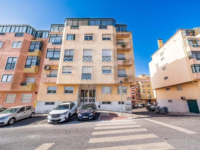 Apartamento T1 à venda em Massamá e Monte Abraão, Sintra RE/MAX Portugal