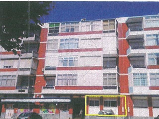 Apartamento T1 à venda em Rio de Mouro, Sintra RE/MAX Portugal