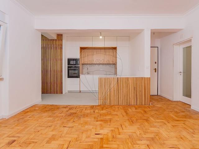 Apartamento T1 à venda em Santa Clara, Lisboa RE/MAX Portugal