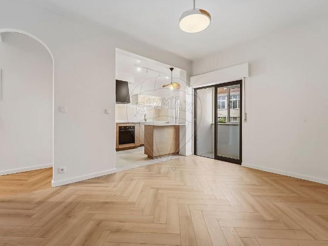 Apartamento T1 à venda em Santa Iria de Azoia, São João da Talha e Bobadela, Loures RE/MAX Portugal