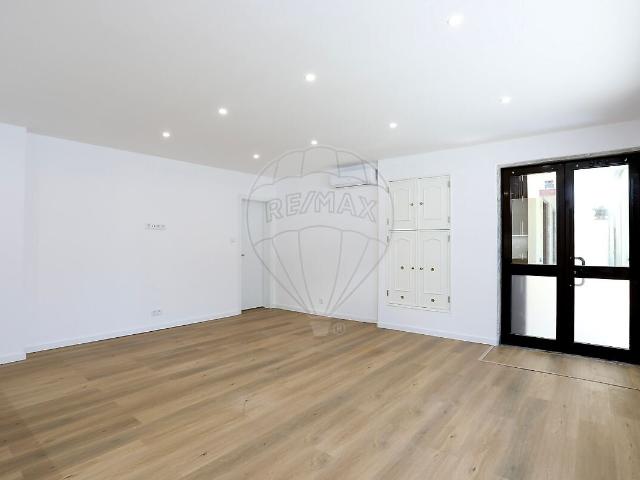 Apartamento T1 à venda em Santo António dos Cavaleiros e Frielas, Loures RE/MAX Portugal