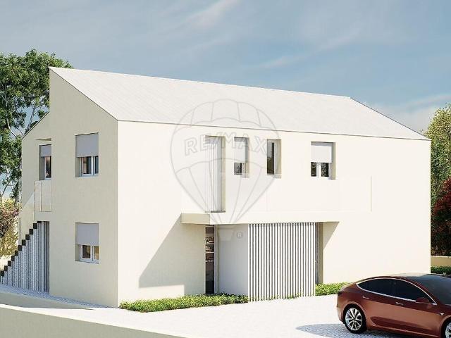 Apartamento T1 à venda em Vermoim, Vila Nova de Famalicão RE/MAX Portugal