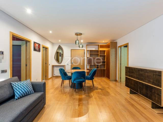 Apartamento T1 a 300 metros da A1