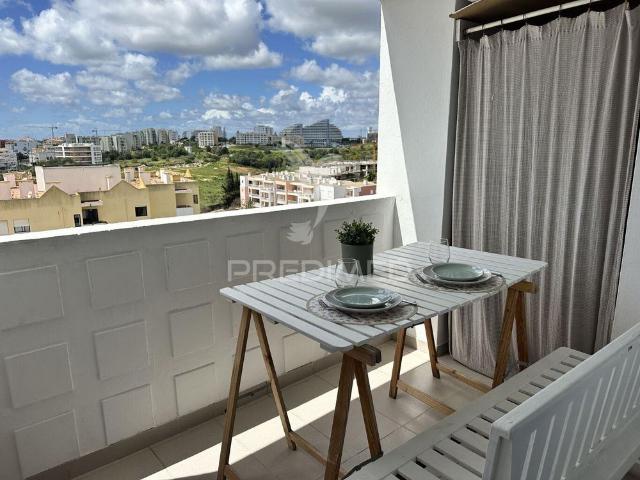 Apartamento t1 arrendamento 1 ano junto à praia da rocha