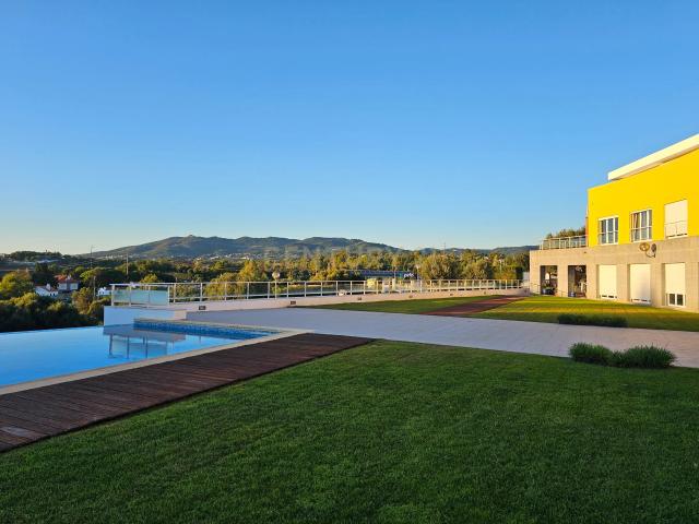 Apartamento T1 | Arrendamento | Condomínio Fechado | Piscina e Garagem | Cascais