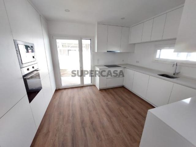 Apartamento T1 c/ Terraço e Parqueamento, Pinhal do General Fernão Ferro