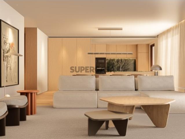 Apartamento T1 c/ 104 m2 + Varanda c/ 11 m2 | Suíte c/ 19 m2 | Duas casas de banho | Box fechada