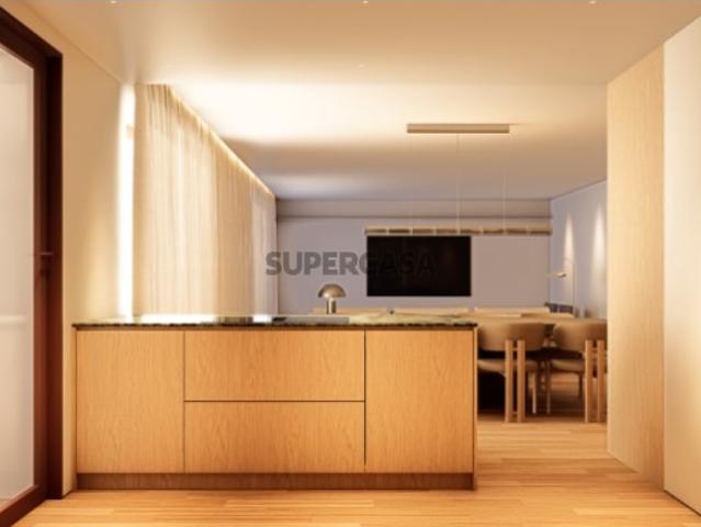 Apartamento T1 c/ 83 m2 suíte c/ 17 m2 | Duas casas de banho | Box fechada c/ 13 m2 | Ginásio