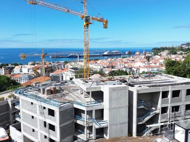 Apartamento T1 Centro do Funchal Vista Baía com Piscina