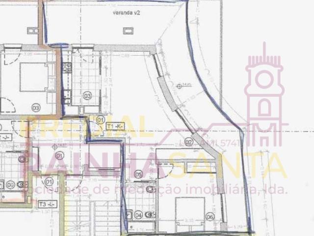 Apartamento T1 com aparcamento fechado a poucos metros da praia e Hospital