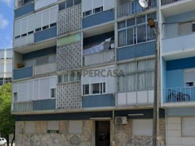 Apartamento T1 com arrendamento a decorrer