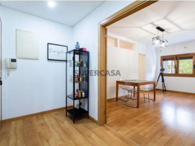 Apartamento T1 com Box e Carregamento Elétrico em Alverca, Urbanização Malvarosa