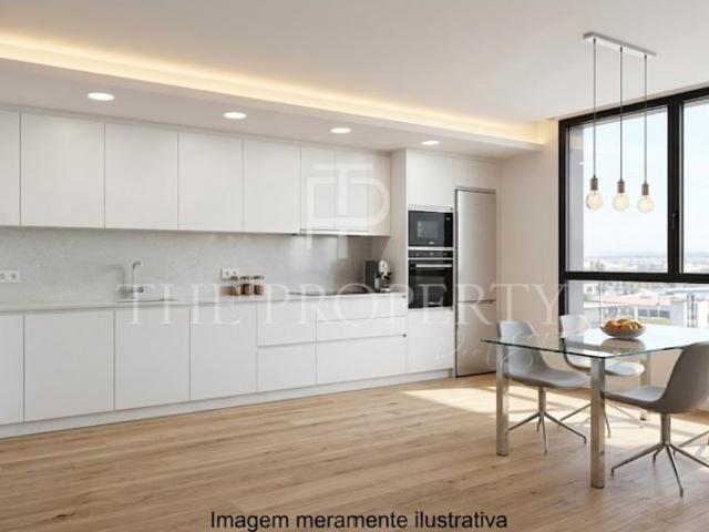 Apartamento T1 com boas áreas e vista para o Rio Tejo