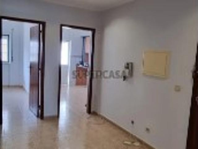 Apartamento T1 com garagem e terraço no Pinhal Novo