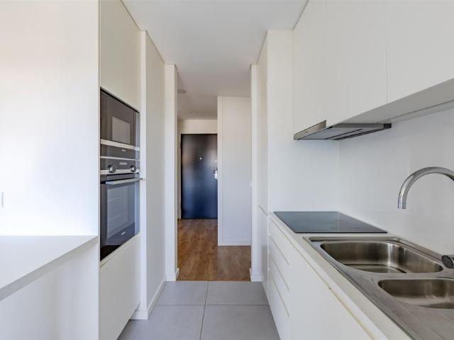 Apartamento T1 com Garagem em Campanhã