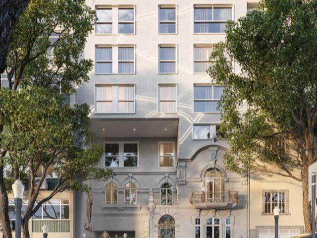 Apartamento T1 com garagem e arrecadação em palacete renovado em Lisboa
