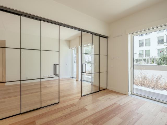 Apartamento T1 com garagem, no Conde de Lima, em Lisboa
