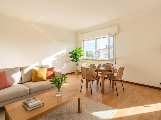 Apartamento T1 com garagem para venda em Cascais