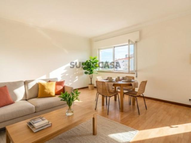 Apartamento T1 com garagem para venda em Cascais