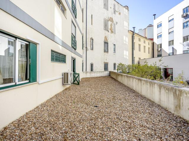 Apartamento T1 com garagem privativa e elevador, na Misericórdia, Lisboa