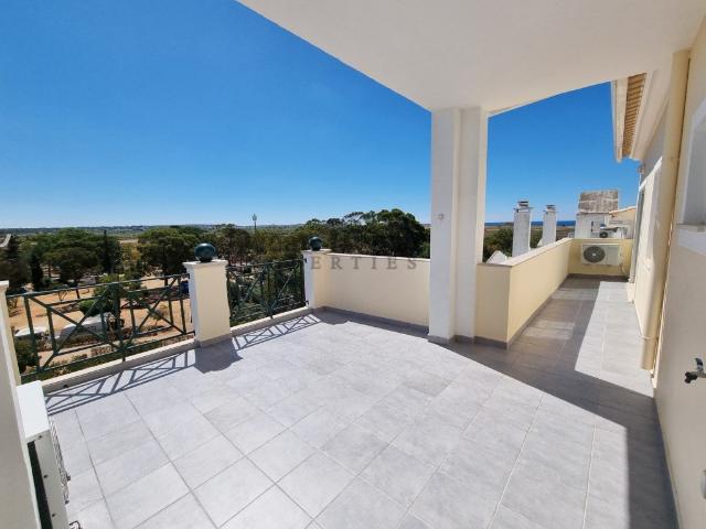 Apartamento T1 com grande terraço, vista mar e garagem Arm. 50m² Armação De Pêra