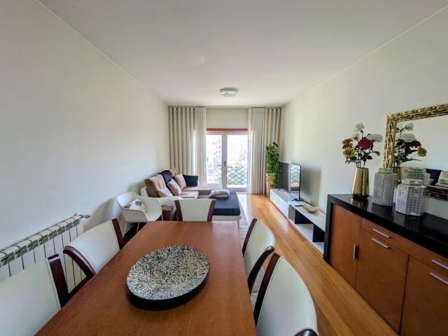 Apartamento T1 com grandes áreas e varandas, no centro de Aveiro!