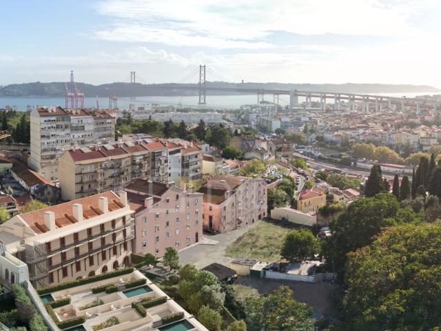Apartamento T1 com estacionamento em condomínio com piscina e jardim