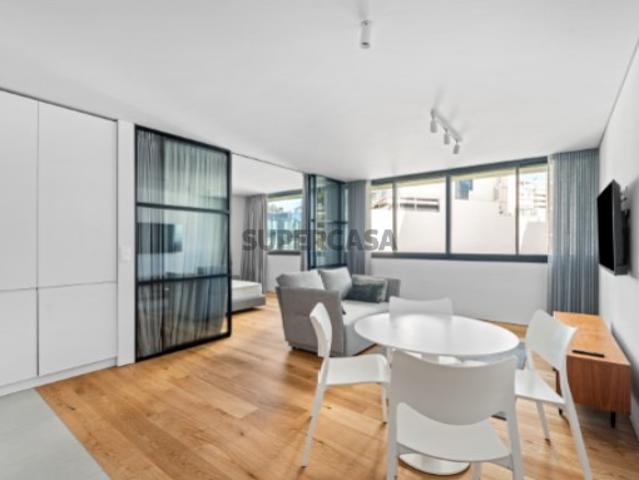 Apartamento T1 com estacionamento no LX Living, Amoreiras