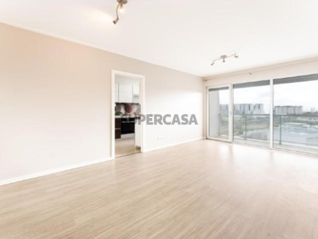 Apartamento T1 com estacionamento, Parque das Nações, Lisboa