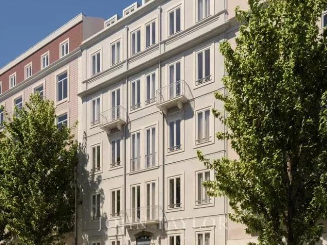 Apartamento T1 com jardim nas Avenidas Novas