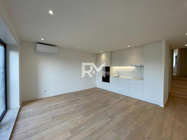APARTAMENTO T1 COM JARDIM CORUJEIRA