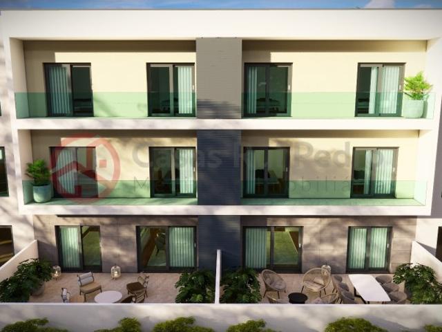 Apartamento T1 com Logradouro e Parqueamento