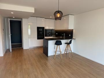 Apartamento T1 com lugar de garagem em Canidelo