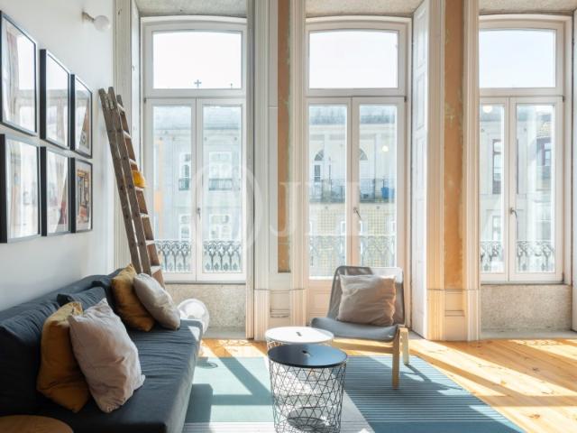 Apartamento T1 com mezanino, na Baixa do Porto