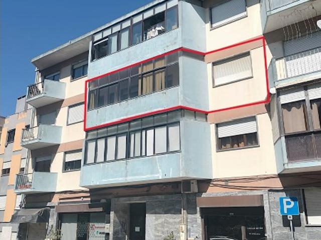 Apartamento T1 com Suíte e Varanda Mercês, Rio de Mouro