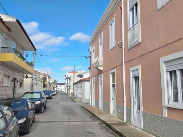 Apartamento T1 com suíte em aproveitamento de sótão