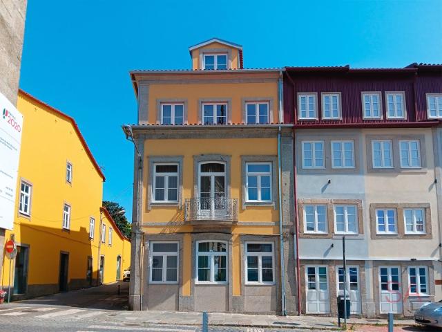 Apartamento T1 com pátio, equipado e mobilado, em S. Vicente em Braga para arrendamento