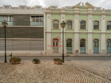 Apartamento T1 com Parqueamento no Centro de Torres Vedras