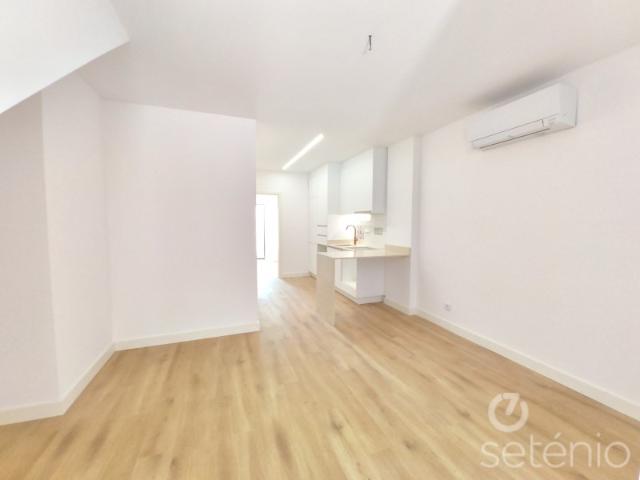 Apartamento T1 com quintal a estrear, junto à Avenida da Liberdade
